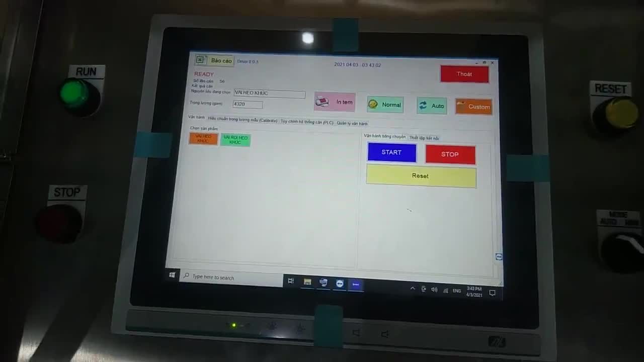 Màn hình cảm ứng Dmax Weigh trên tủ điện: chọn sản phẩm, START / STOP / Reset, 3 chế độ Normal, Auto, Custom