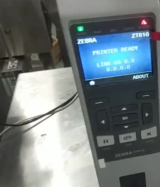 Máy in tem mã vạch Zebra ZT610 trong dây chuyền Dmax Weigh